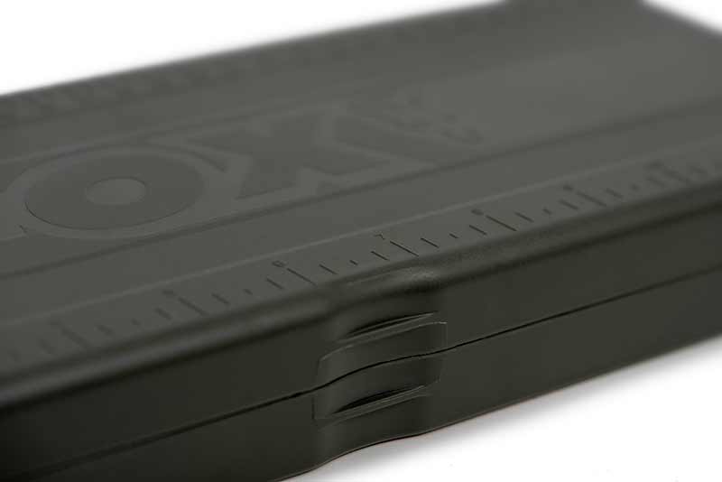 Fox Edges Large Rig Box incl. 50 Pins - dé KarperCentrale Fox Edges Large Rig Box incl. 50 Pins - dé KarperCentrale