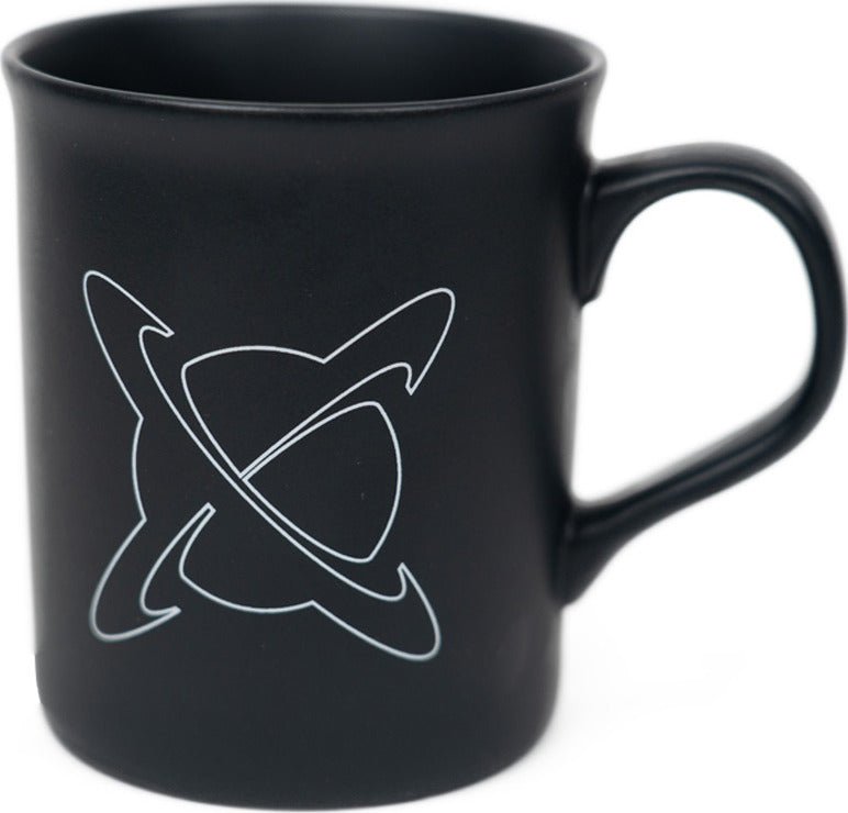 CC Moore Black Mug 2024 - dé KarperCentrale